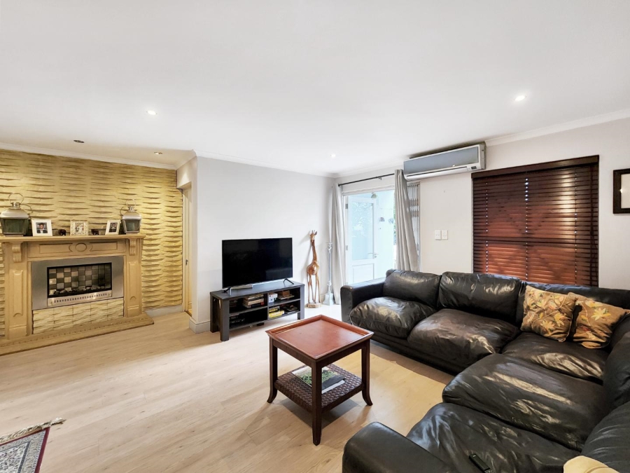 To Let 2 Bedroom Property for Rent in Gardens Western Cape